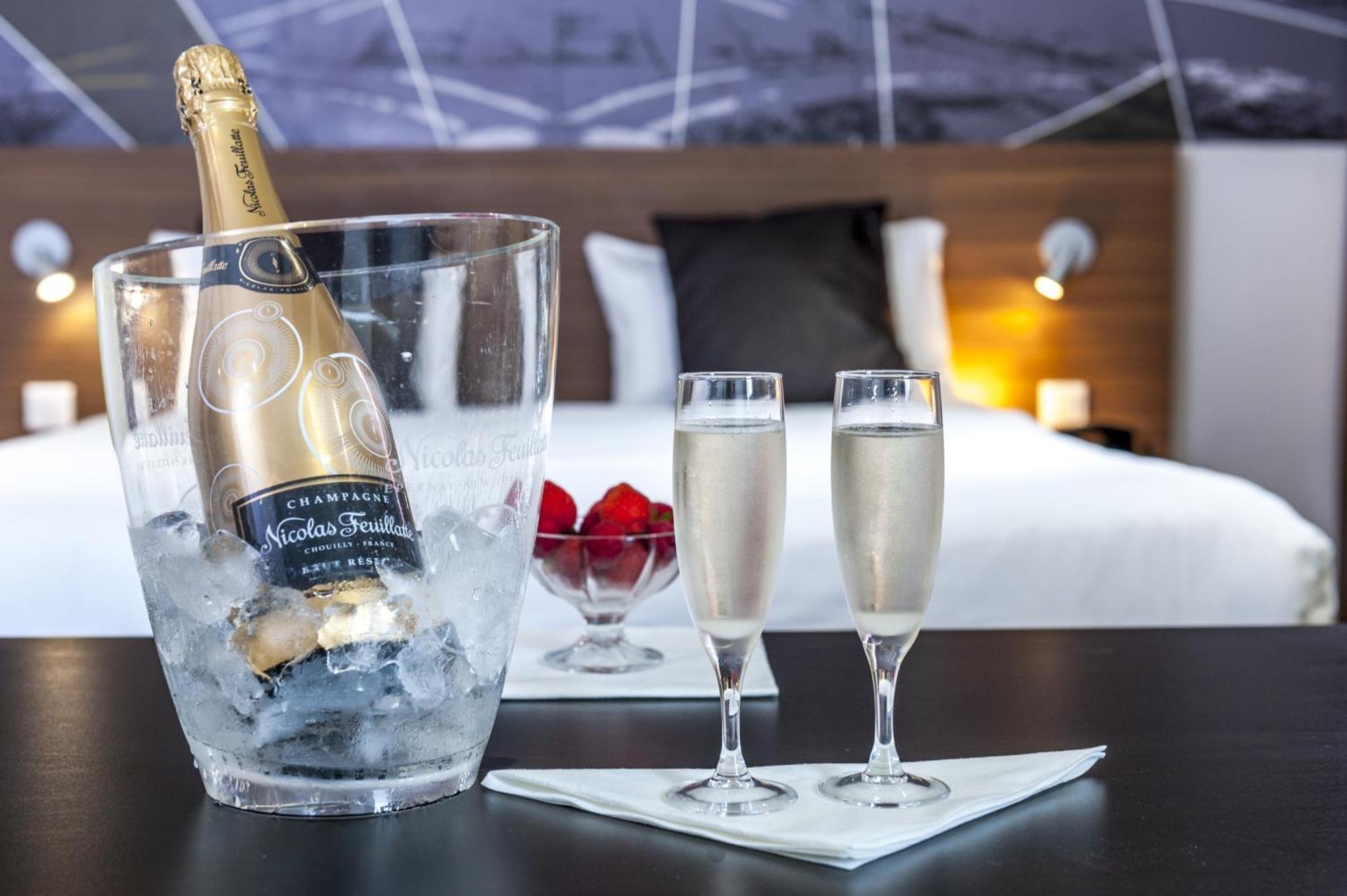 Brit Hotel Toulouse Colomiers - L'Esplanade Eksteriør bilde
